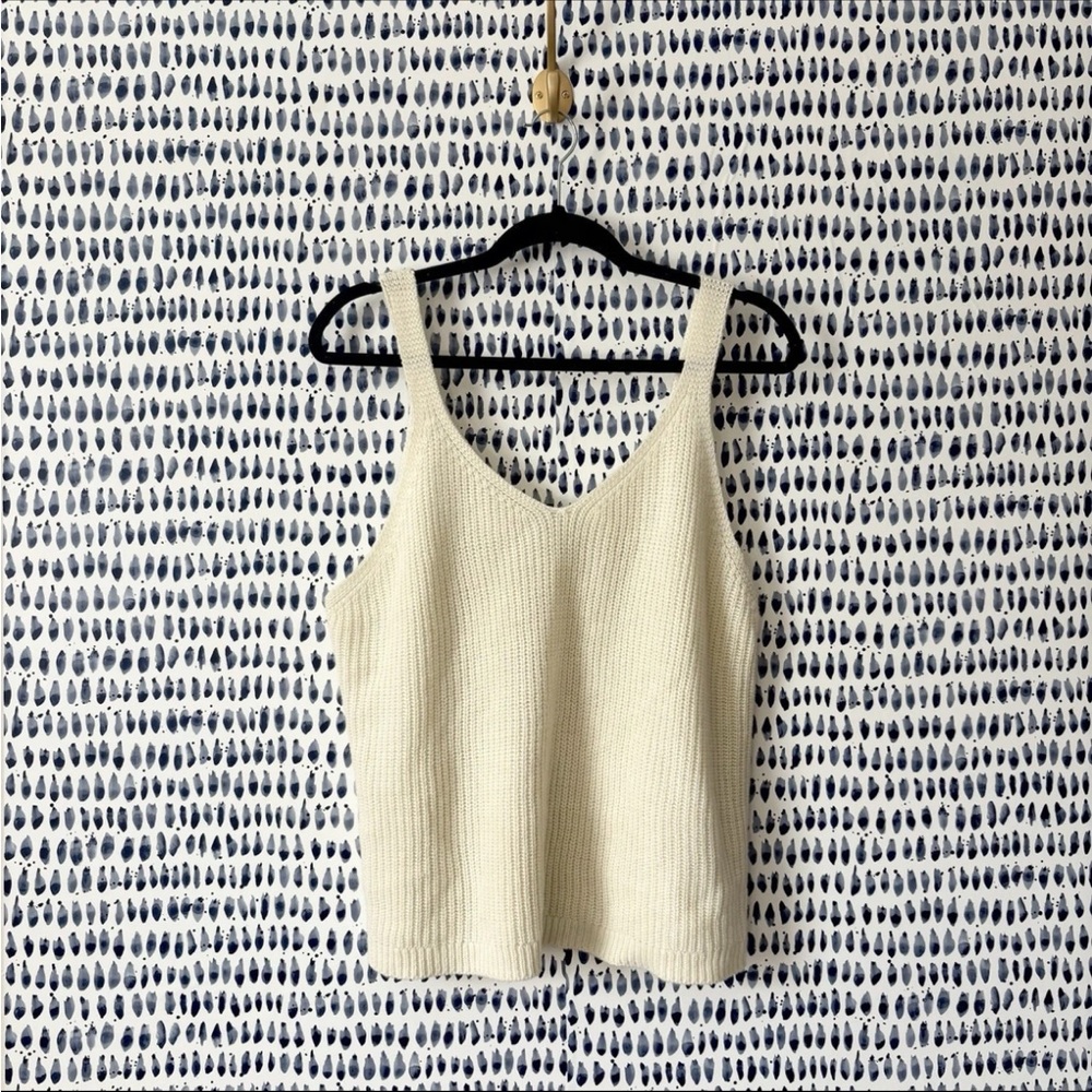 Unbranded Women’s Sweater Tank Top sz L ivory sleeveless blouse comfortable